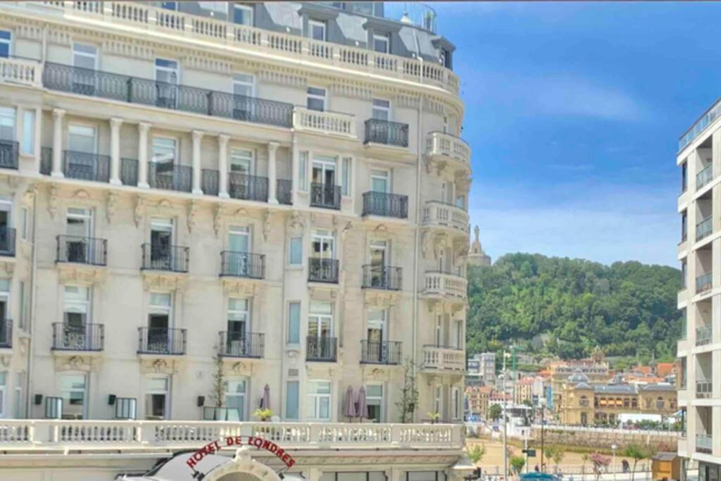 New Gorgeous Central Apartment - Beachfront - 3 Bd San Sebastián Eksteriør billede