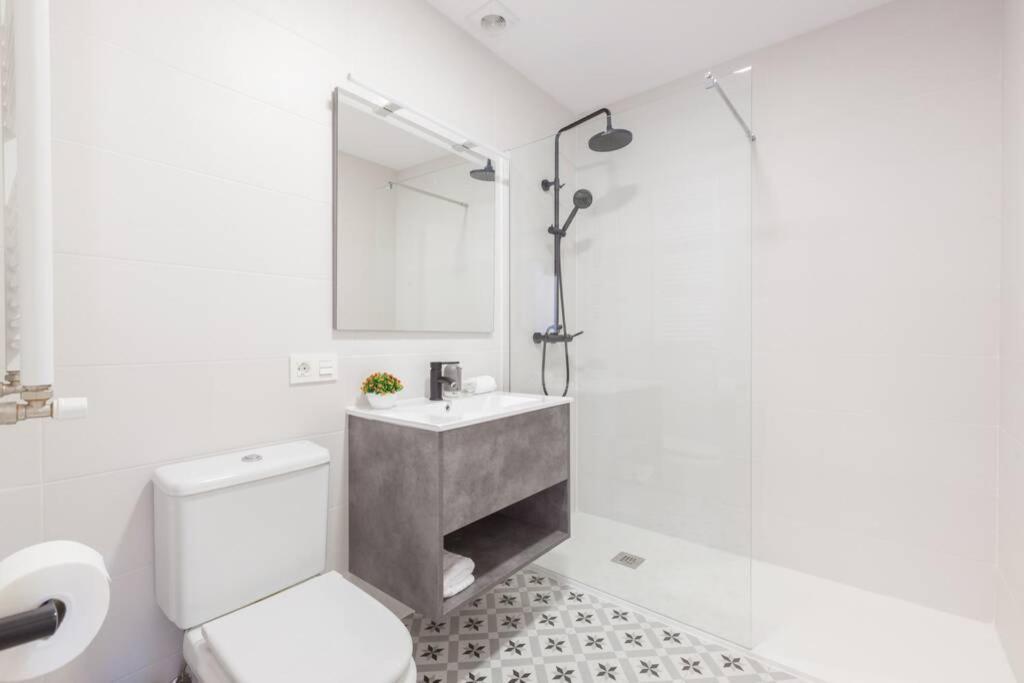 New Gorgeous Central Apartment - Beachfront - 3 Bd San Sebastián Eksteriør billede